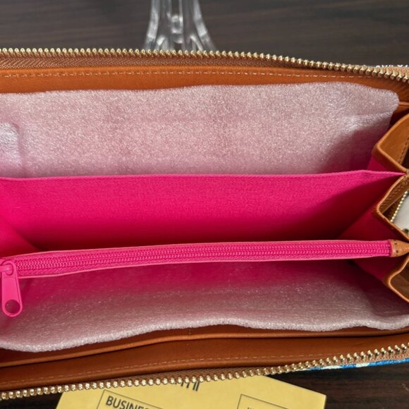 Dooney & Bourke Disney Vacation Blue Large Zippered Club Wristlet Wallet NWT - Picture 5 of 8